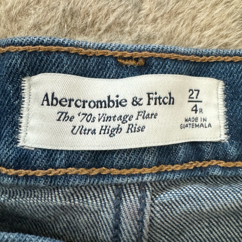 Abercrombie & Fitch the 70’s vintage Flare ax 27/4